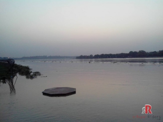 agra-21-june-dashera-ghat-yamuna022