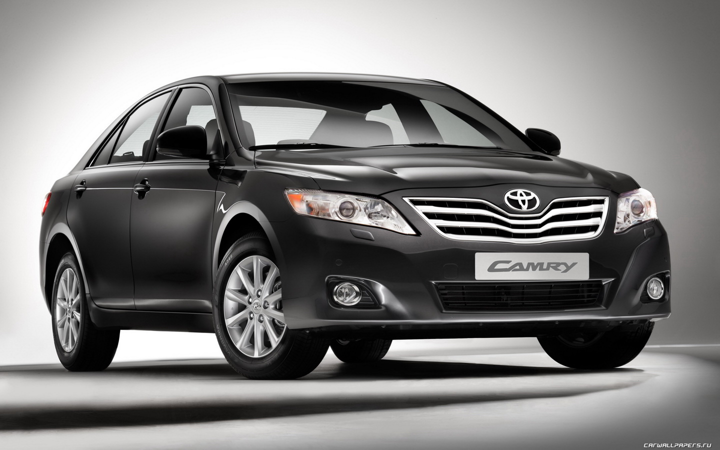 Toyota Camry Hybrid 2014 for India