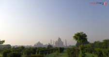 A mesmerising view of Tajmahal